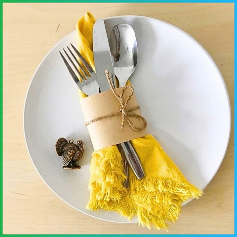DIY Thanksgiving Silverware Ring for Holiday Table Settings